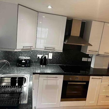 Amazing 2Bed2Bath Edgeware Apartment Londra Exterior foto