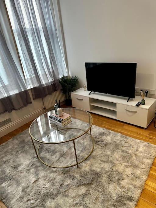 Amazing 2Bed2Bath Edgeware Apartment Londra Exterior foto